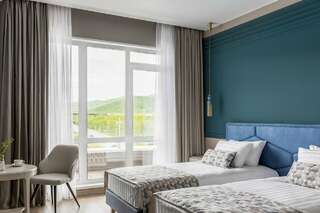 Гостиница Звезда моря Владивосток Двухместный номер с 2 отдельными кроватями и балконом-2